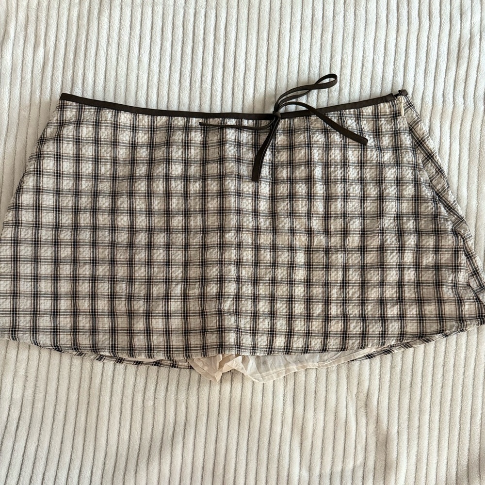 Princess Polly: Korren Low Rise Skort Plaid Petite *sold out on website* - Picture 3 of 5